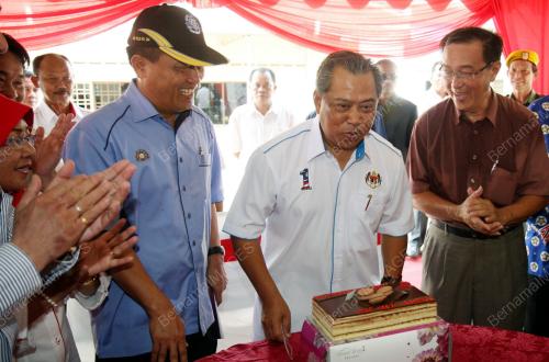 TAN SRI MUHYIDDIN YASSIN