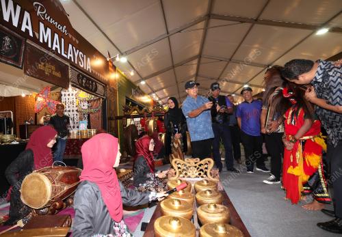 DATUK AARON AGO DAGANG