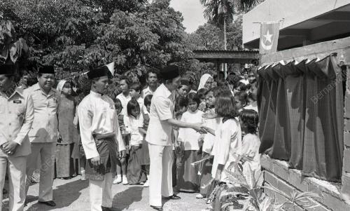 SEKOLAH
