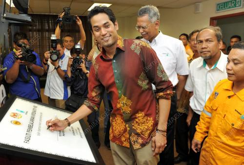 JB04_24102013_KHAIRY_HSE