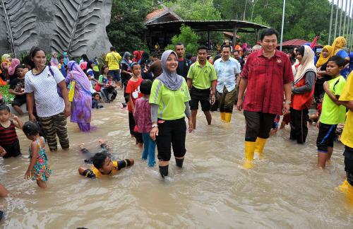 JB04_24122014_AIR_PASANG_BESAR