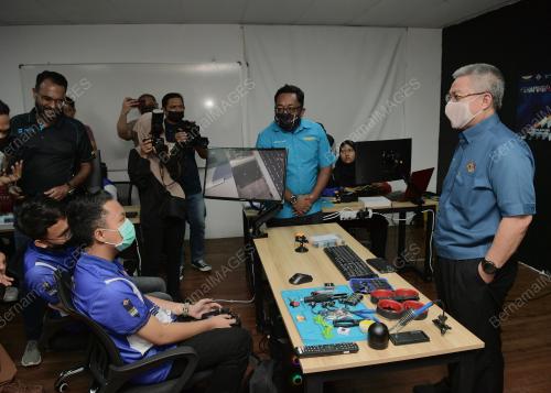 DATUK SERI DR ADHAM BABA
