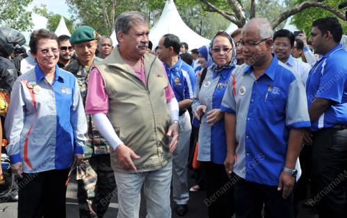 JB04_26082013_KMJ_EKOMAR