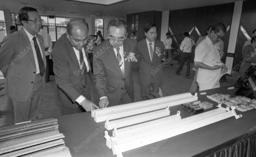 JB04_29012015_SIJIL_LESEN