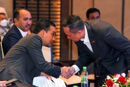 DATUK ONN HAFIZ GHAZI  