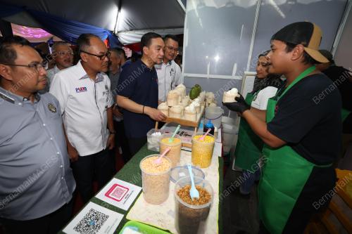 DATUK ONN HAFIZ GHAZI