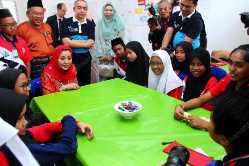 JB04_30112017_CIMB_MOZEK
