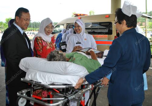 JB04_30122011_HOSPITAL_KLUANG