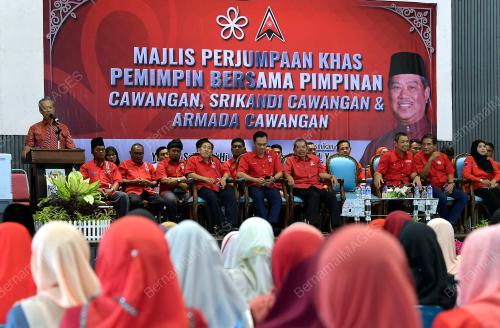 TAN SRI MUHYIDDIN YASSIN