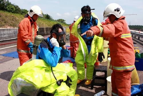 JB05_01072014_CHEMICAL_SPILL