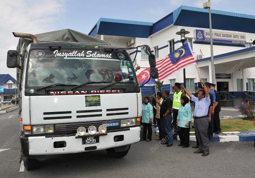 JB05_02012015_BANTUAN_BANJIR