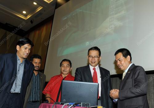 JB05_03092013_USAHAWAN