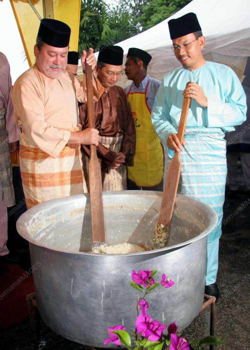 TUNKU IBRAHIM ISMAIL