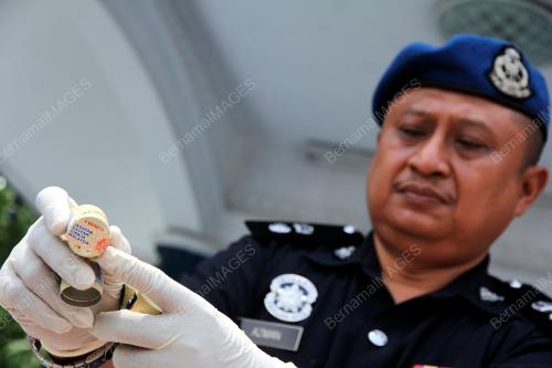 JB05_04092019_SELUDUP_ROKOK_DAN_ARAK_TIRUAN