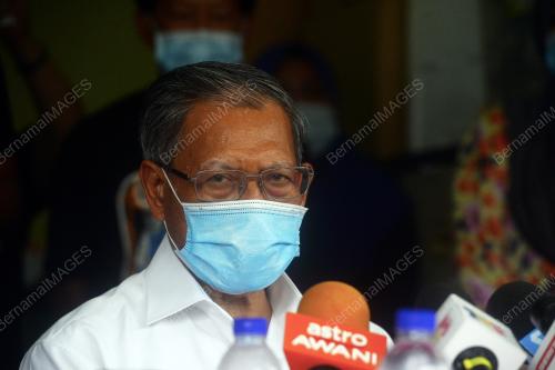 DATUK SERI MUSTAPA MOHAMED