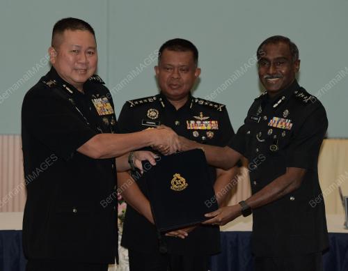 DATUK KAMARUL ZAMAN MAMAT