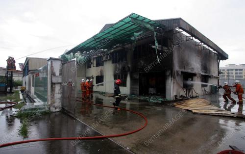 BOMBA DAN PENYELAMAT