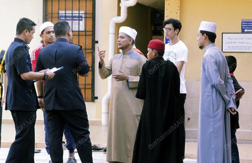 JB05_05052017_POLIS_PUKUL