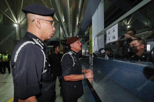 DATUK RUSLIN JUSOH 