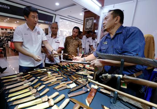 DATUK LARRY SNG WEI SHIEN