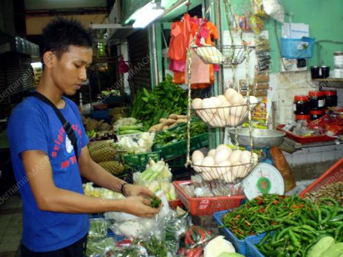 PENIAGA JUAL SAYUR