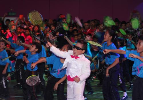 JB05_10112012_ROSMAH_BADMINTON