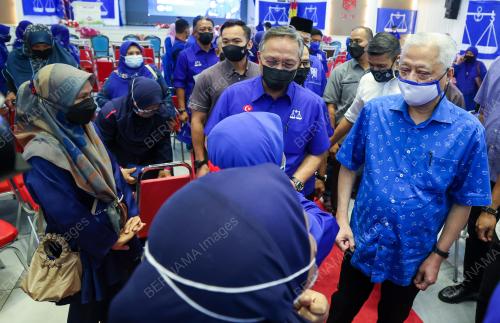 DATUK SERI ISMAIL SABRI YAAKOB