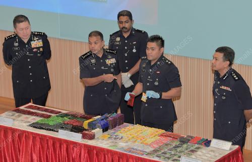 DATUK AYUB KHAN MYDIN PITCHAY