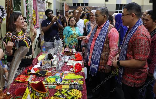 DATUK AARON AGO DAGANG
