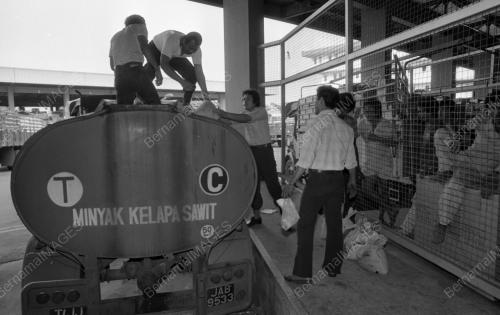 JB05_11082015_BIJIH_TIMAH
