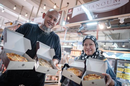 PENIAGA KUIH BAKAR