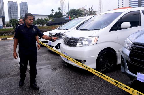 DATUK AYOB KHAN MYDIN PITCHAY