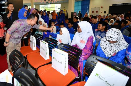JB05_13042019_MASZLEE_BN201904116317