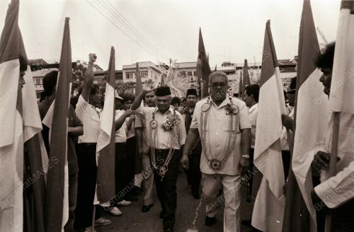 YAB ENCIK ABDUL GHAFAR BABA