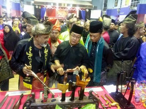 JB05_13082016_DATUK_RAZALI
