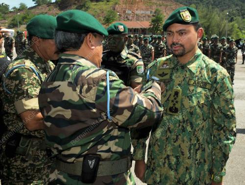 JB05_13112013_BERET_HIJAU