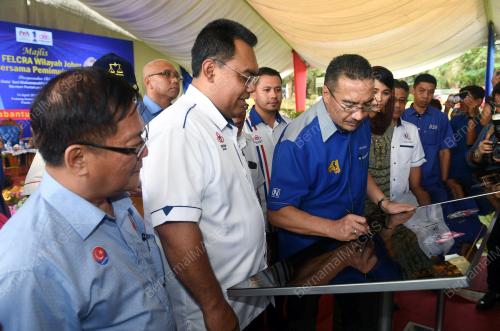 JB05_14042018_WARGA_FELCRA_BN201804135084-1