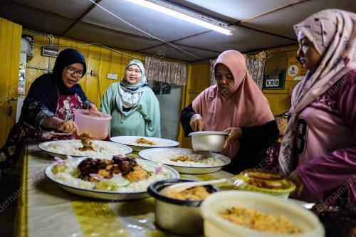 TRADISI NASI AMBENG