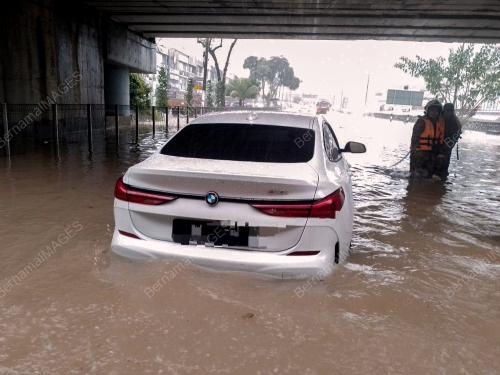 BANJIR KILAT