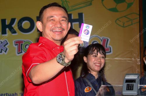 DR MASZLEE MALIK