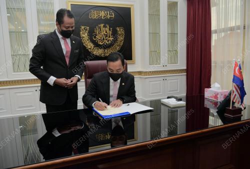 DATUK ONN HAFIZ GHAZI