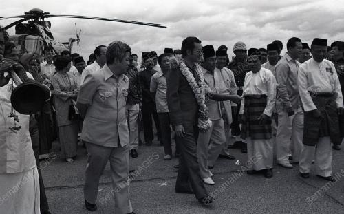 DR. MAHATHIR MOHAMAD