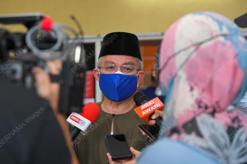 DATUK SERI DR ADHAM BABA 