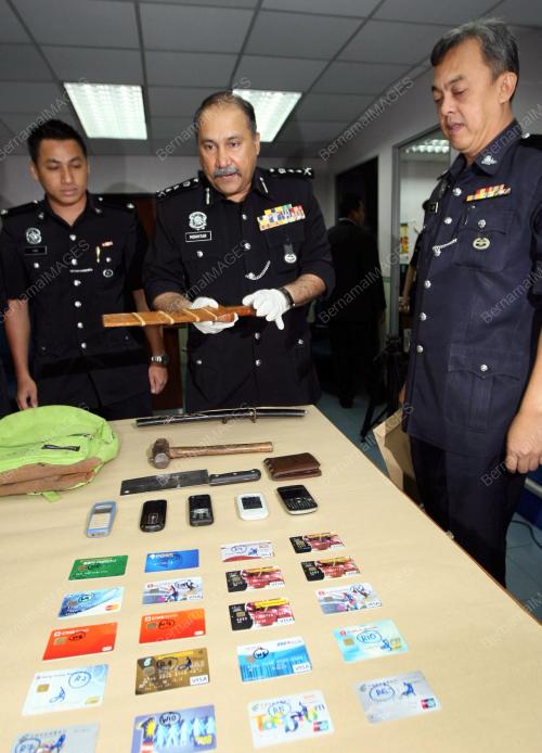 JB05_16072013_POLIS_MEDIA