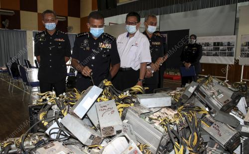 DATUK AYOB KHAN MYDIN PITCHAY