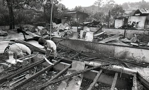 KEBAKARAN DI KAMPUNG UBI