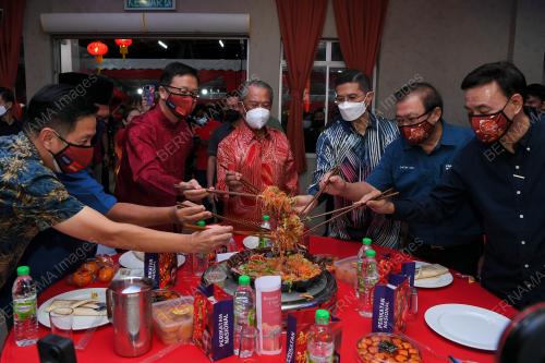 TAN SRI MUHYIDDIN YASSIN 