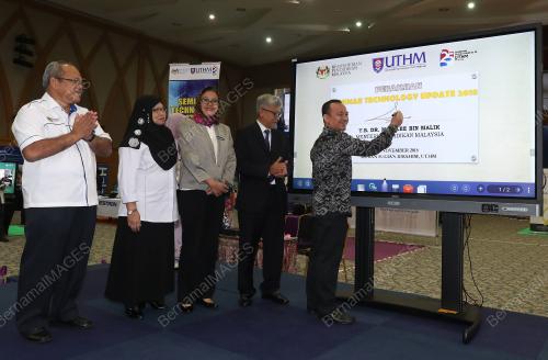 JB05_18112018_SEMINAR_TEKNOLOGI