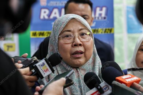 DATUK DR FUZIAH SALLEH