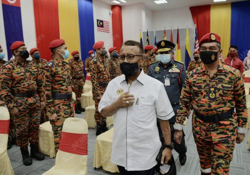 DATUK SERI DR ISMAIL ABD MUTTALIB